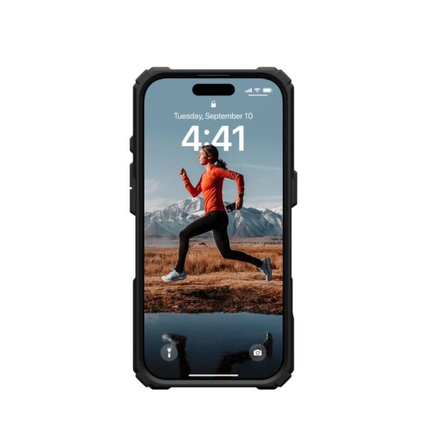 Case (UAG) Urban Armor Gear Plasma XTE compatible with MagSafe for IPHONE 16 Pro black / clear – Bild 5